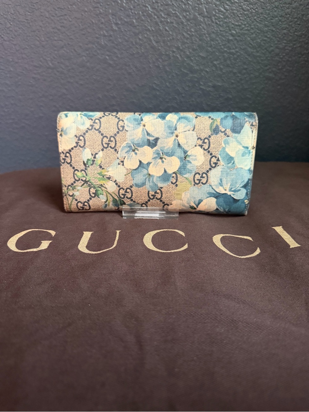 Gucci Beige GG Supreme Wallet with Blue Floral Print